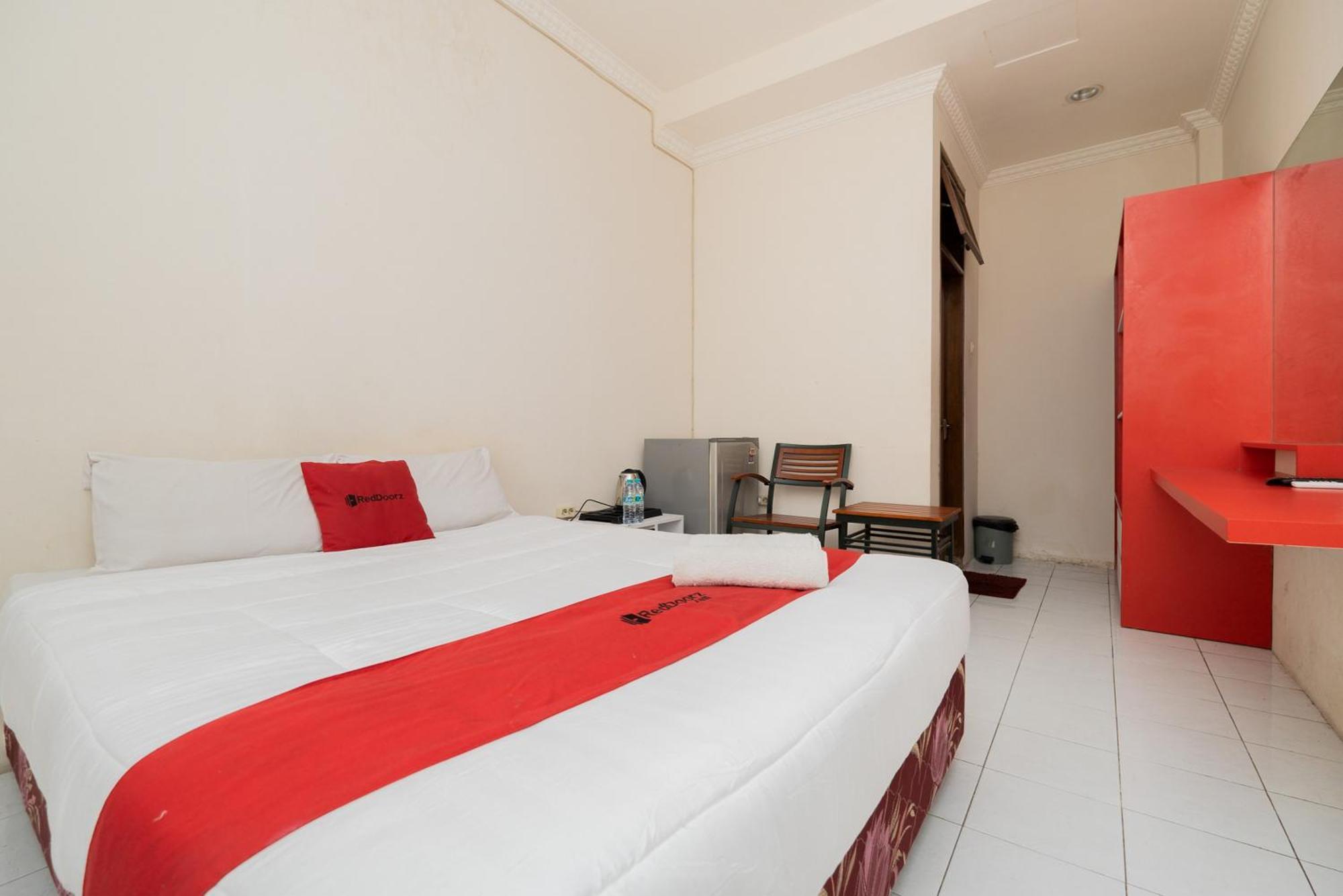 Kedurus Reddoorz Plus @ Gunungsari Surabaya מראה חיצוני תמונה