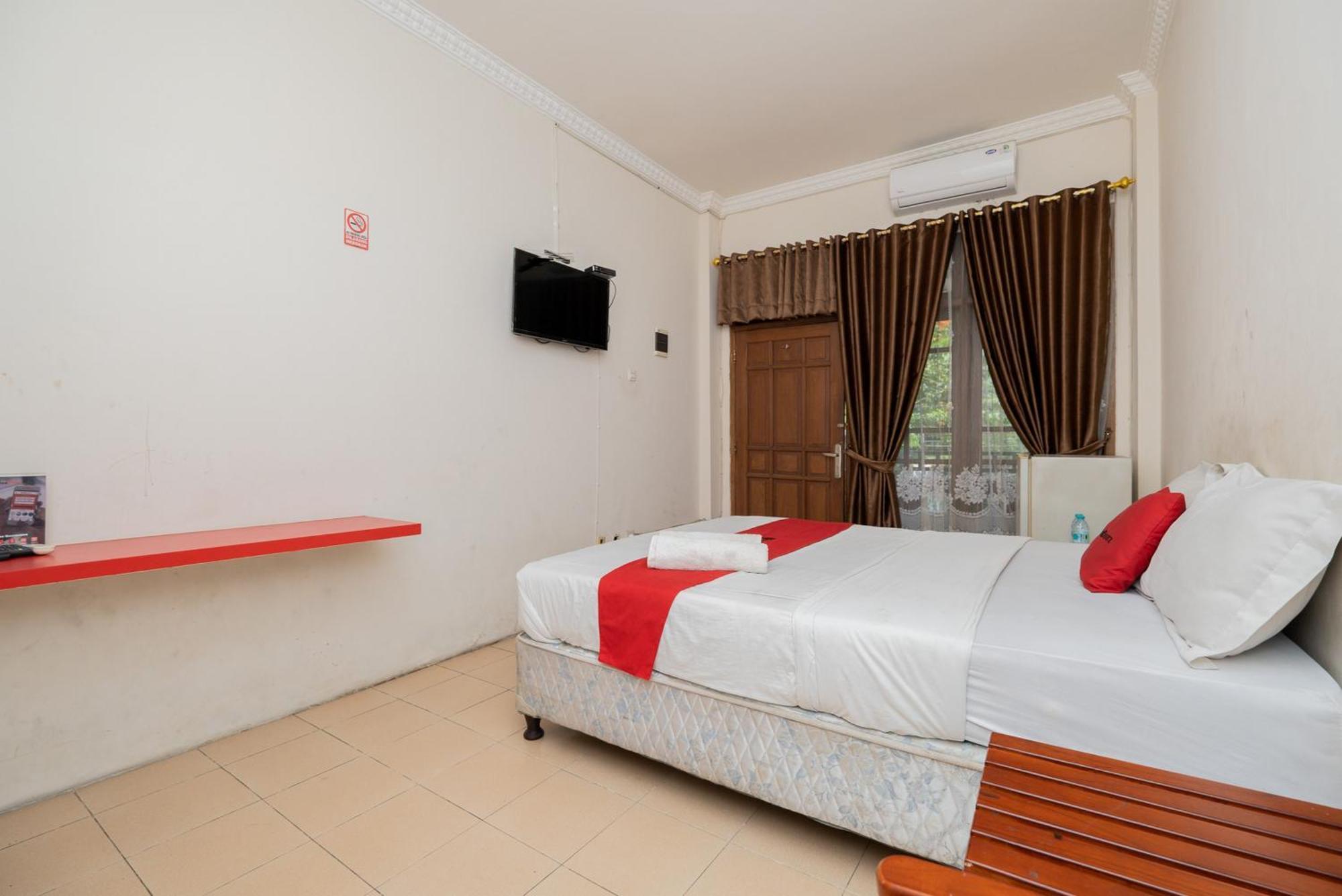 Kedurus Reddoorz Plus @ Gunungsari Surabaya מראה חיצוני תמונה